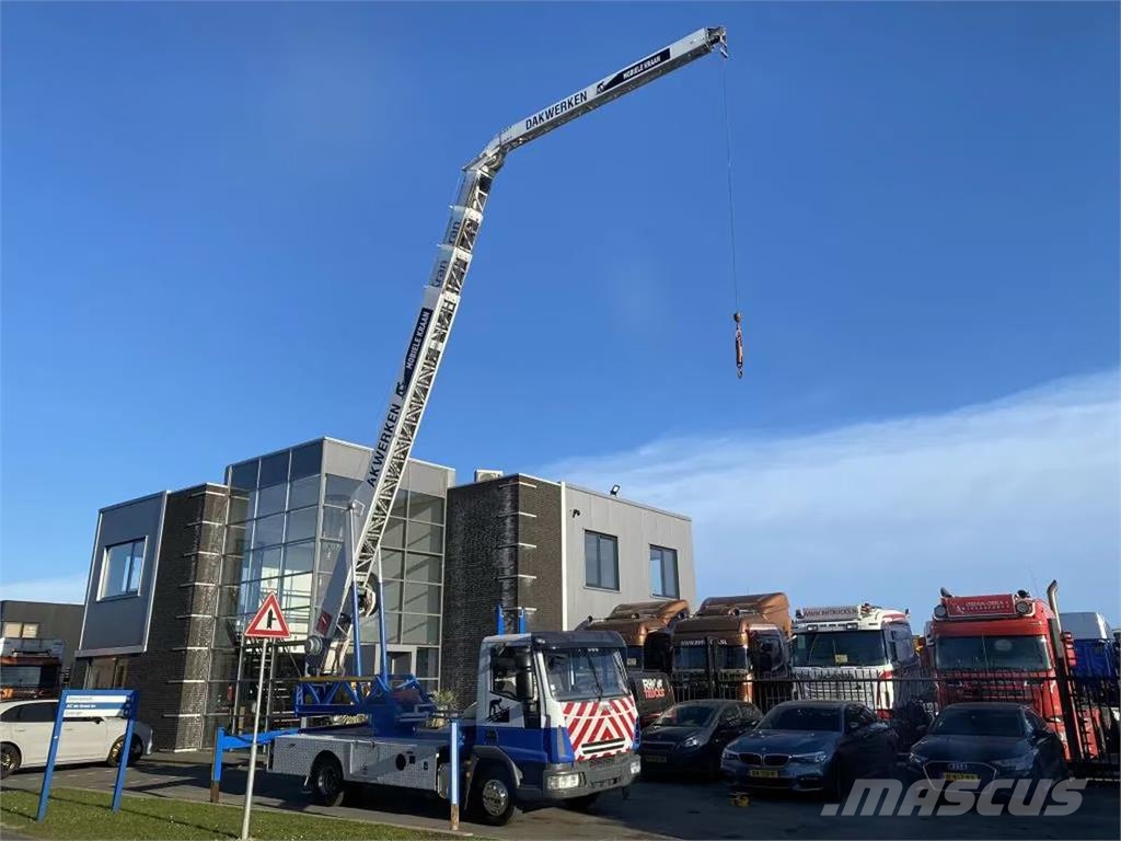 Iveco EuroCargo 90E18 Kraner på larvebånd