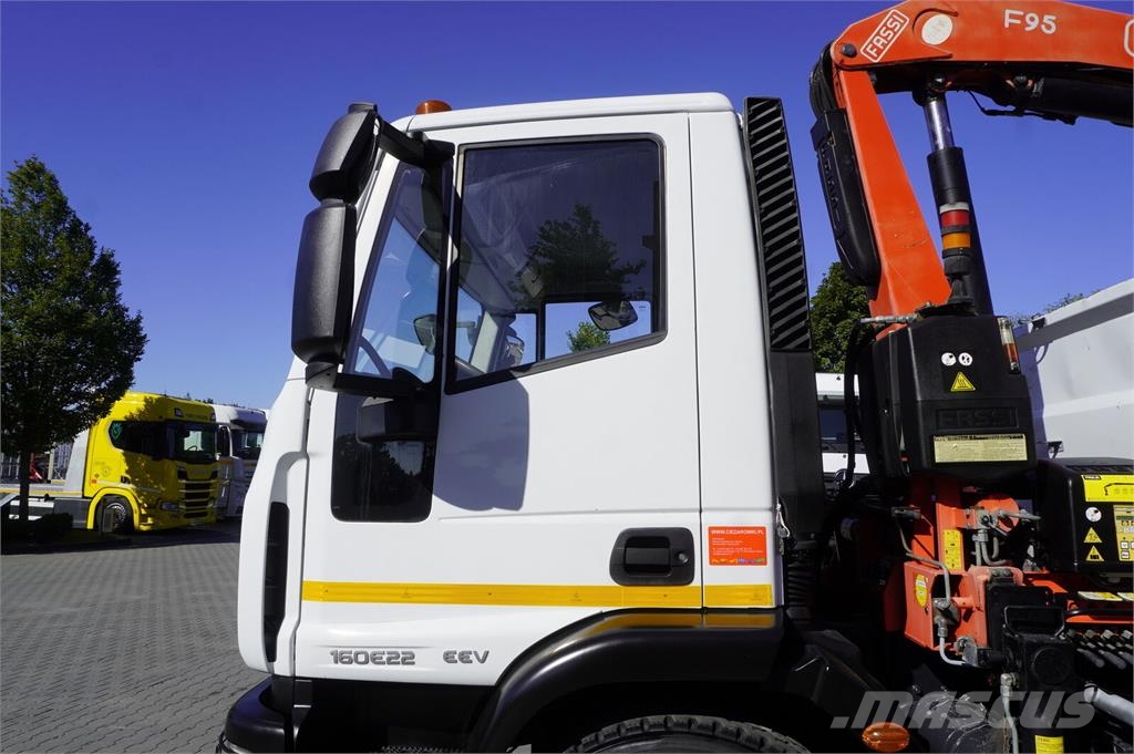 Iveco Eurocargo 160 E22K tipper / 60 tho. km!!! / Fassi Camiones bañeras basculantes o volquetes