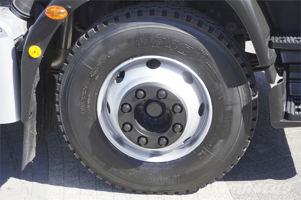 Iveco Eurocargo 160 E22K tipper / 60 tho. km!!! / Fassi  Grúas de oruga