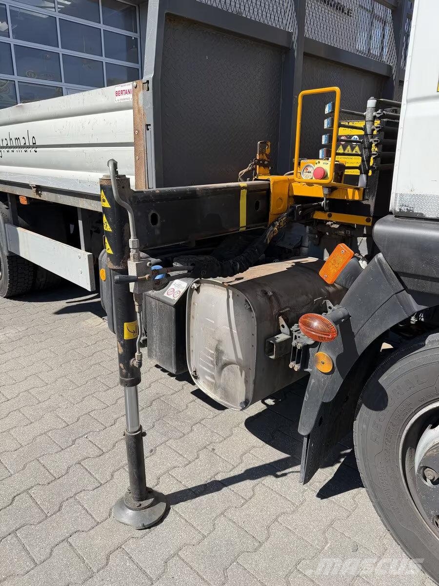 Iveco ML 80 E18/P / Kinshofer Grab / Crane 平板栏板货车