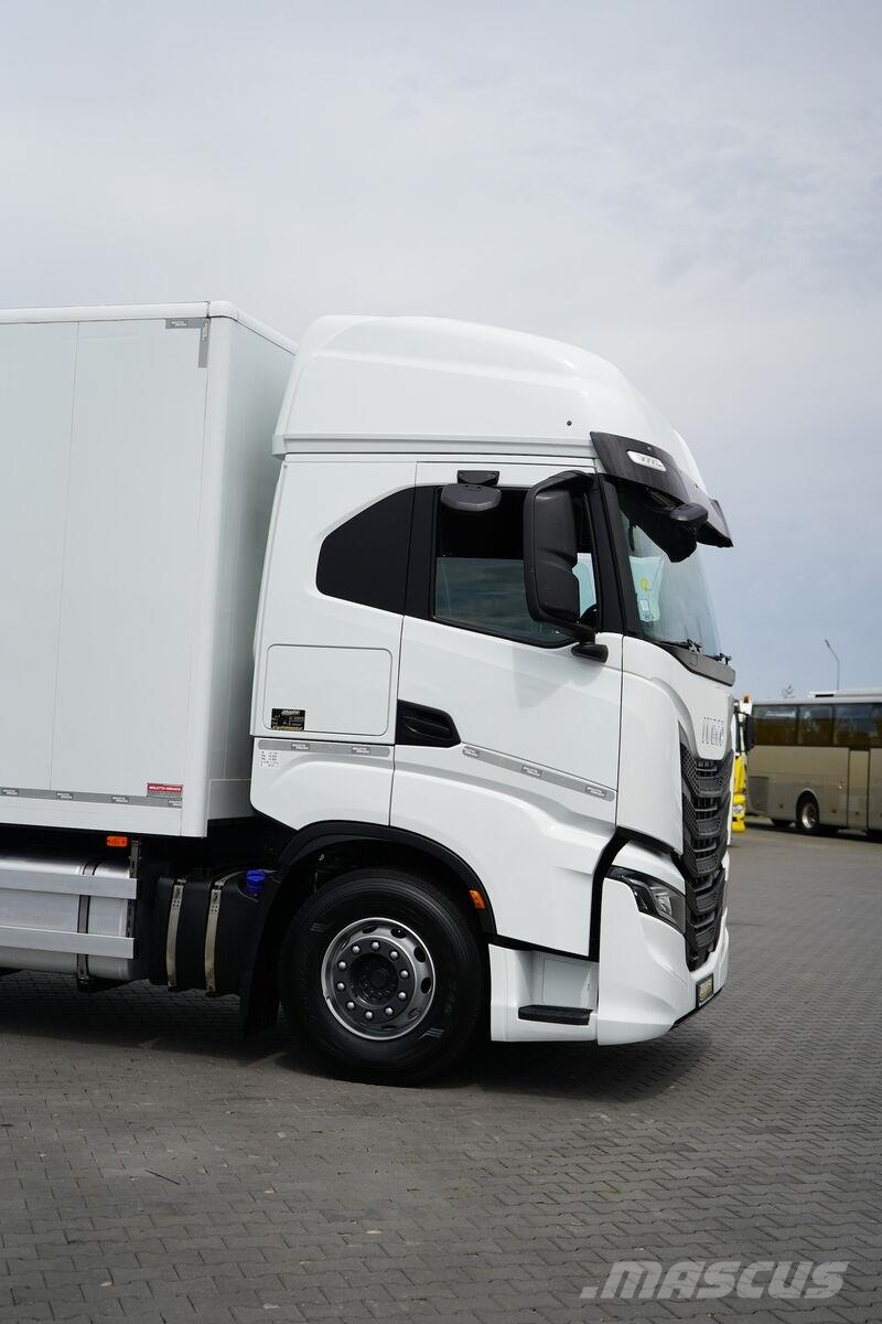 Iveco S-WAY / 420 / E 6 / KONTENER + WINDA / 22 PALETY / Kofferaufbau