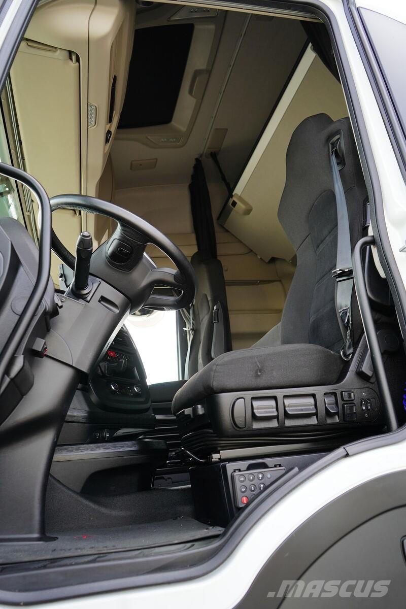 Iveco S-WAY / 420 / E 6 / KONTENER + WINDA / 22 PALETY / Kofferaufbau