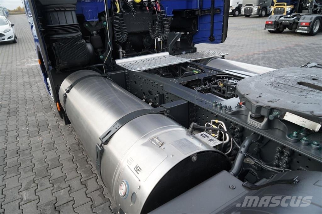 Iveco S-WAY / 460 / RETARDER / LNG Ťahače