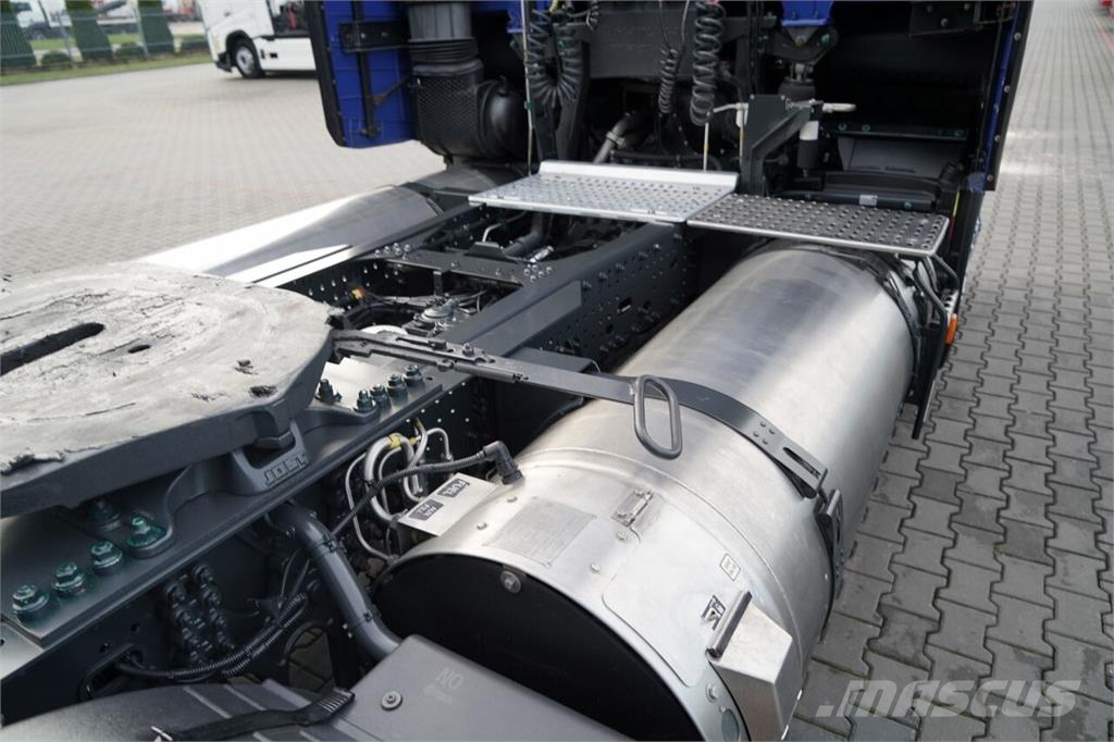 Iveco S-WAY / 460 / RETARDER / LNG Ťahače