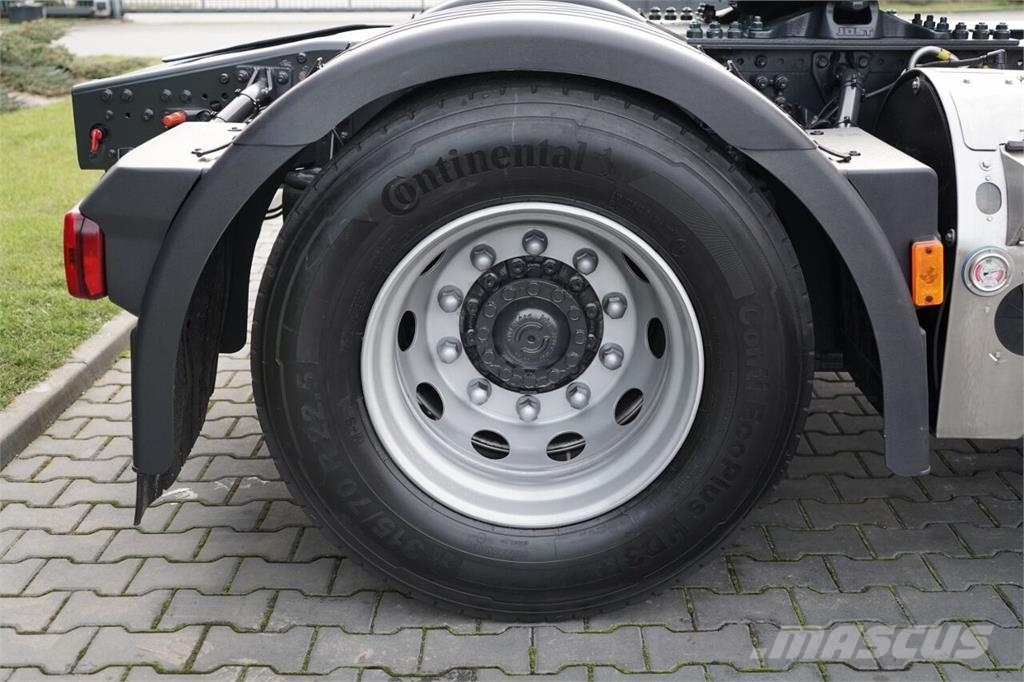 Iveco S-WAY / 460 / RETARDER / LNG Ťahače