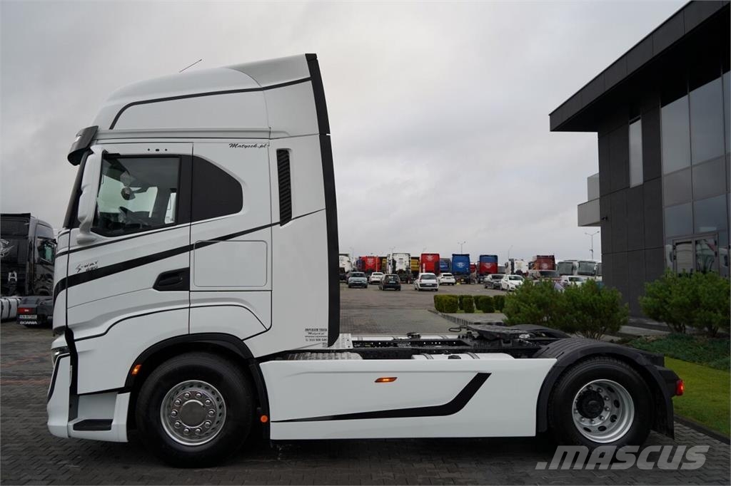 Iveco S-WAY / 480 / RETARDER / I-PARK COOL / OPONY 100% Sattelzugmaschinen