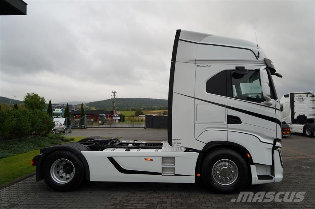 Iveco S-WAY / 480 / RETARDER / I-PARK COOL / OPONY 100% Sattelzugmaschinen