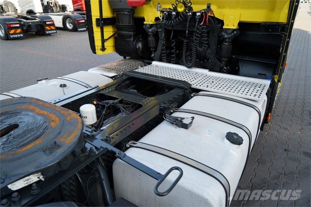 Iveco S-WAY 480 / MEGA / LOW DECK / OPONY 100% / PO KONT Trekkers