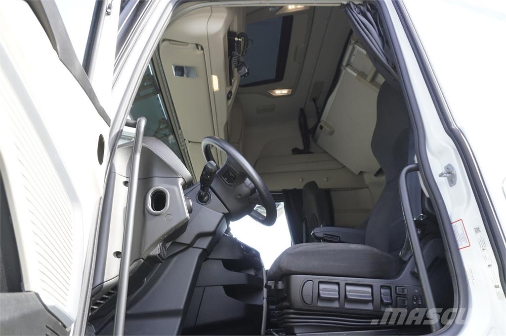 Iveco S-Way 500 tractor unit / 2025 / 100 tho. km! Nyergesvontatók