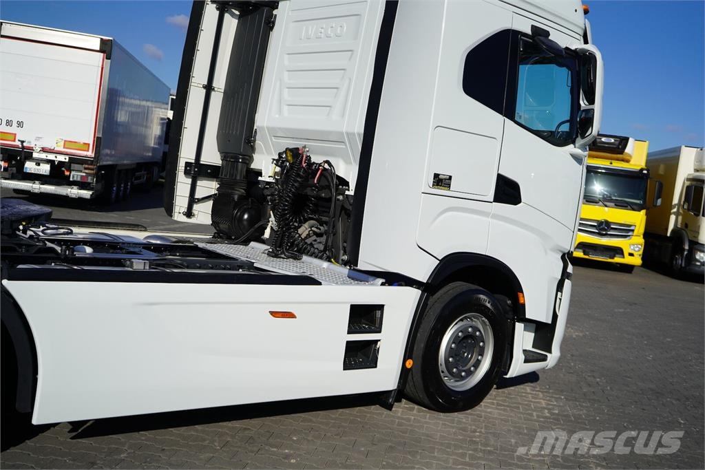 Iveco S-WAY / 530 / ACC / EURO 6 / RETARDER / I - COOL وحدات الجر