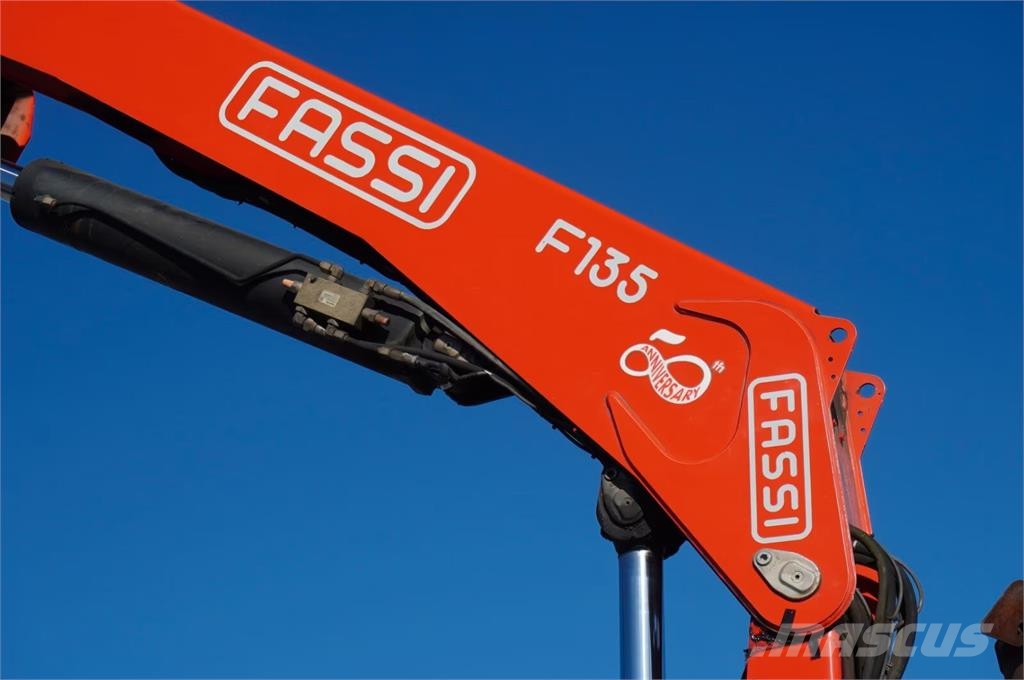 Iveco STRALIS 19.310 / E6 / Flatbed 19 EPAL / FASSI F135 平板栏板货车