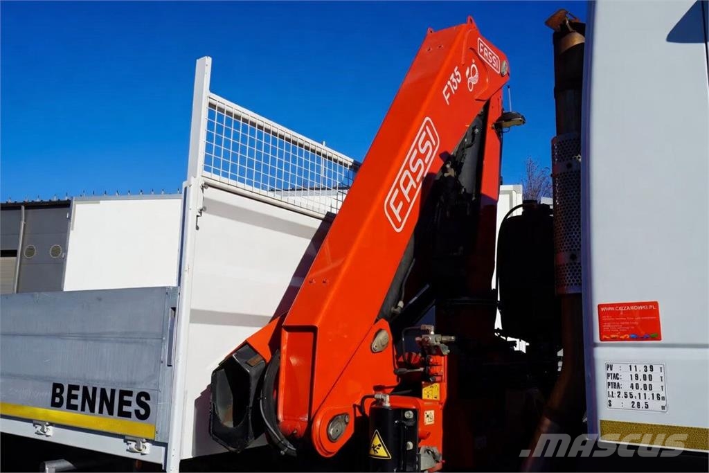 Iveco STRALIS 19.310 / E6 / Flatbed 19 EPAL / FASSI F135 平板栏板货车