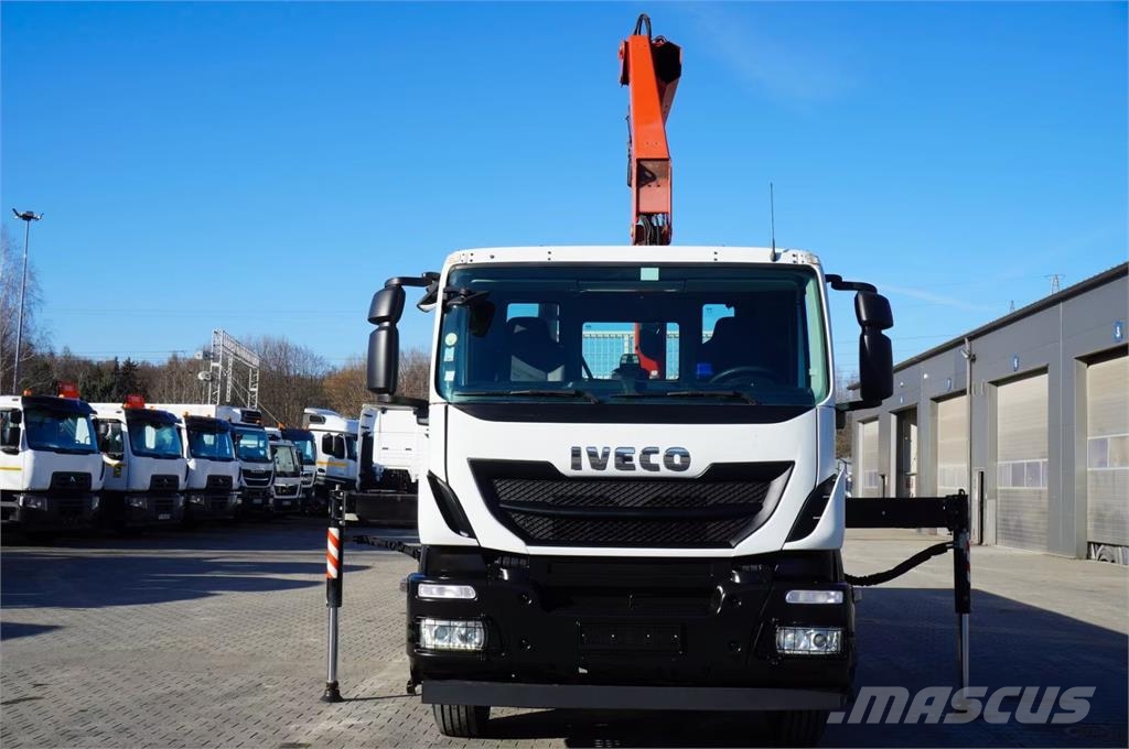 Iveco STRALIS 19.310 / E6 / Flatbed 19 EPAL / FASSI F135 平板栏板货车