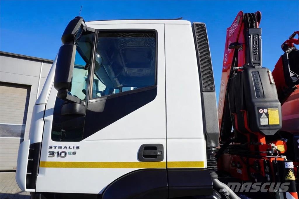 Iveco STRALIS 19.310 / E6 / Flatbed 19 EPAL / FASSI F135 平板栏板货车