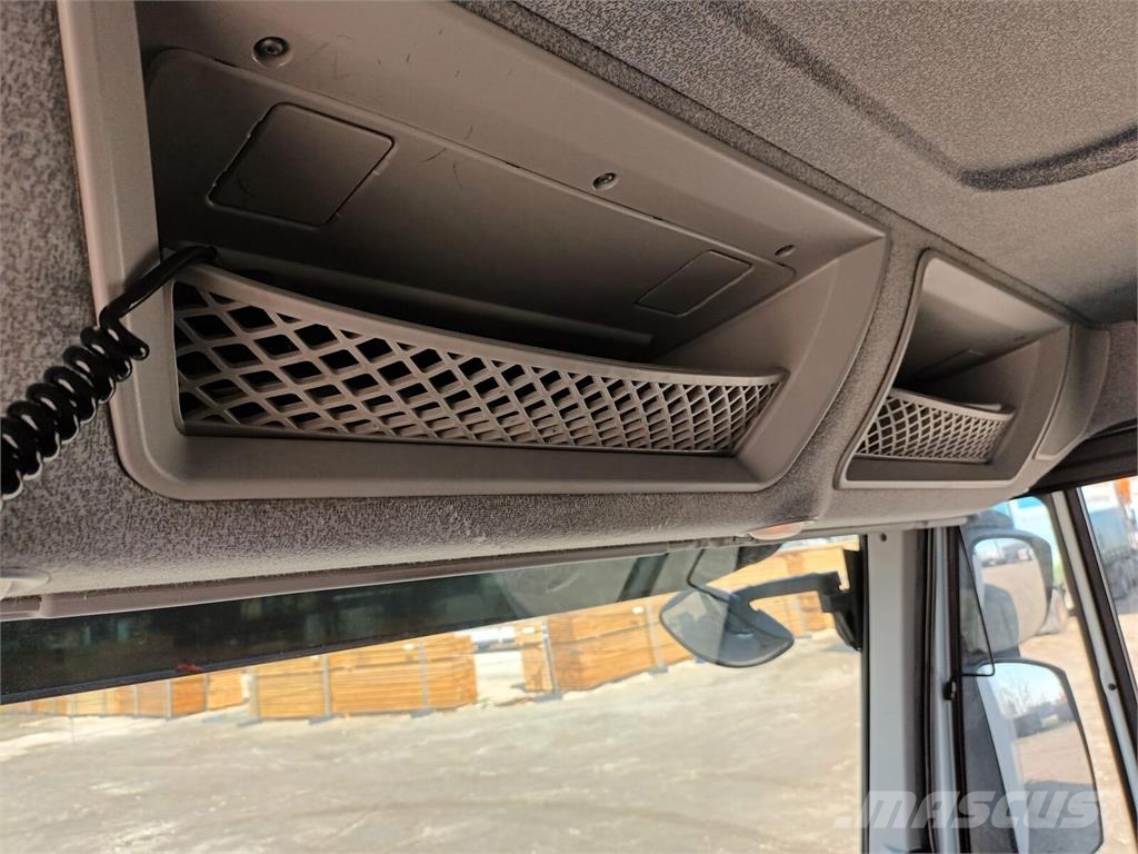Iveco Stralis 310 6x2 Koffer + LBW Camiones con caja de remolque