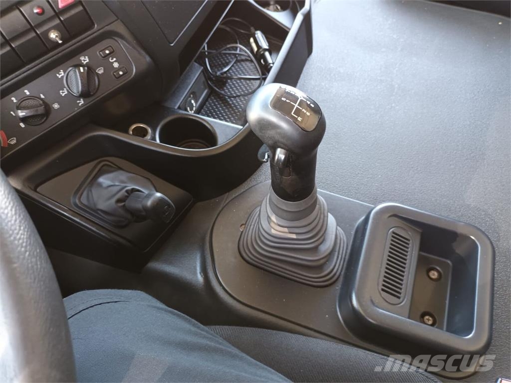 Iveco Stralis 310 6x2 Koffer + LBW Camiones con caja de remolque