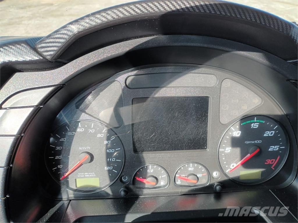 Iveco Stralis 310 6x2 Koffer + LBW Camiones con caja de remolque