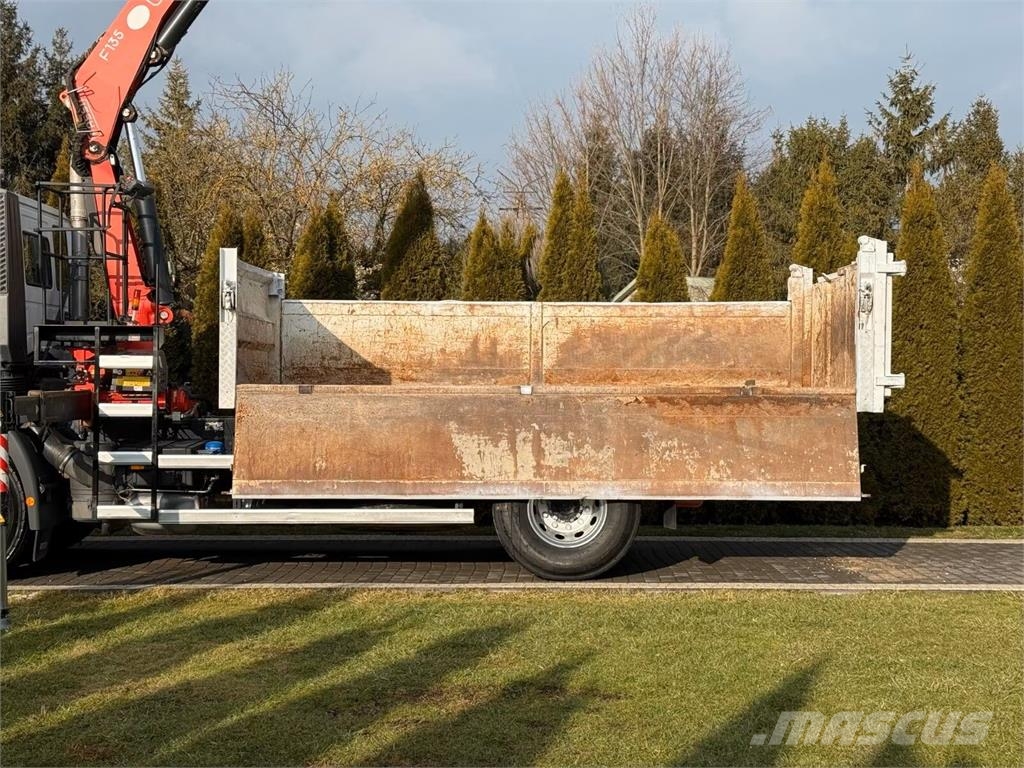 Iveco Stralis 330 - 3 way tipper + crane Kipper