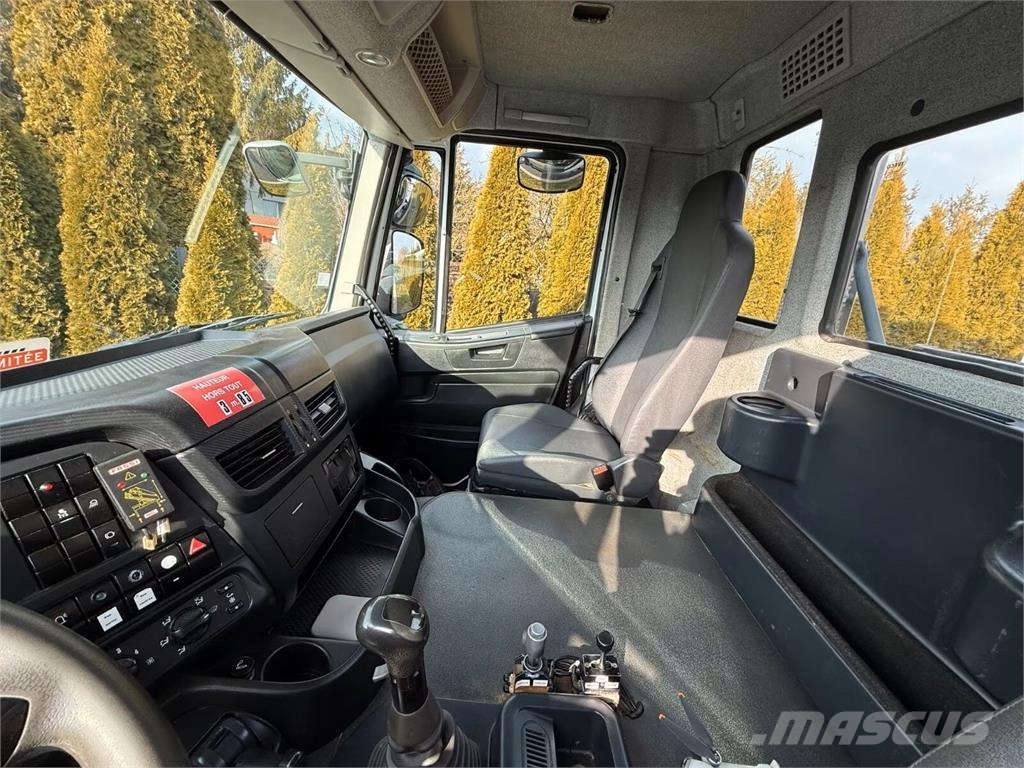 Iveco Stralis 330 - 3 way tipper + crane Kipper