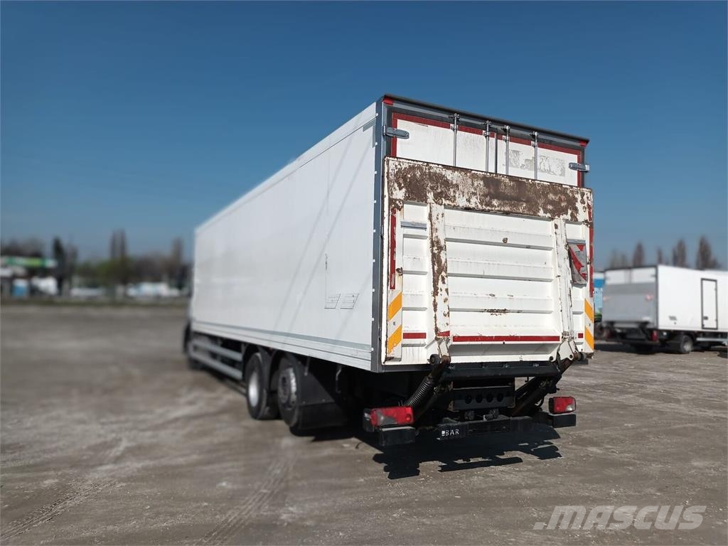 Iveco Stralis 310 6x2 Koffer + LBW Camiones con caja de remolque