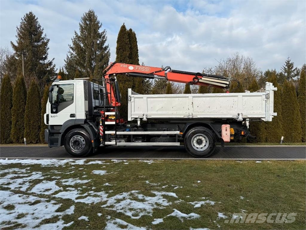 Iveco Stralis 330 - 3 way tipper + crane Kipper