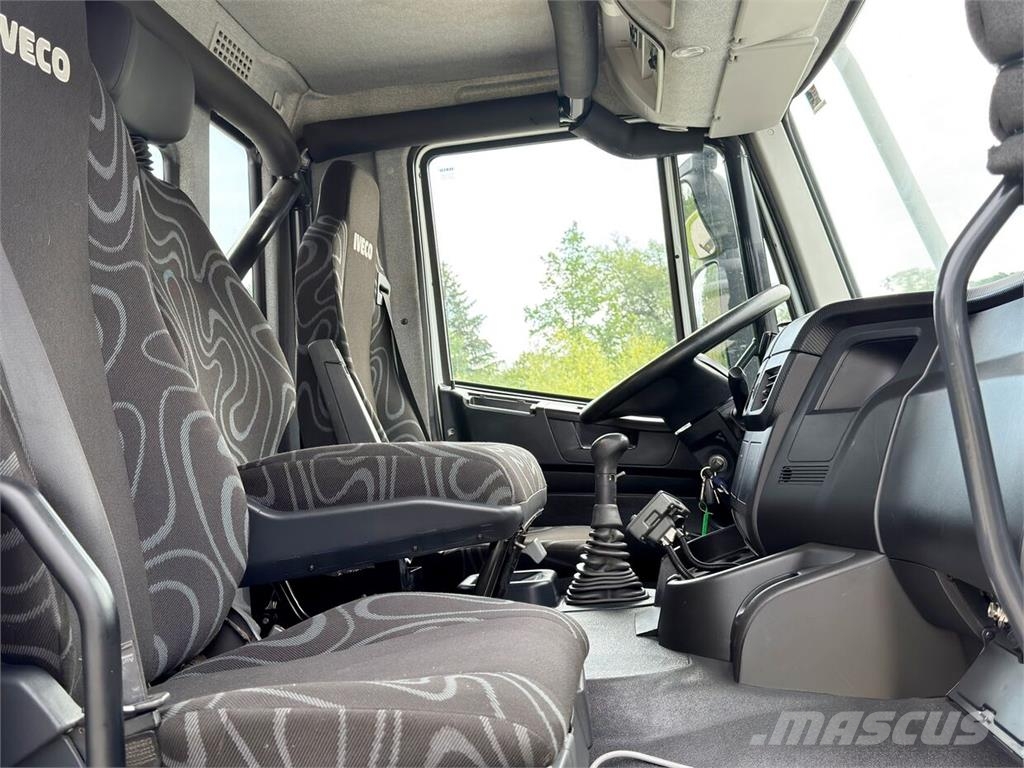 Iveco TRAKKER 360 Camiones de cama baja