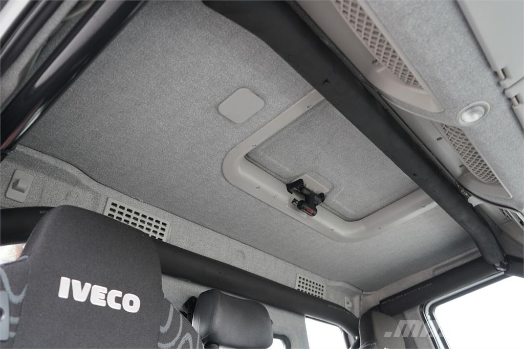 Iveco TRAKKER / 310 / EEV / 4 X 4 / SKRZYNIOWY + HDS / P Platós / Ponyvás teherautók
