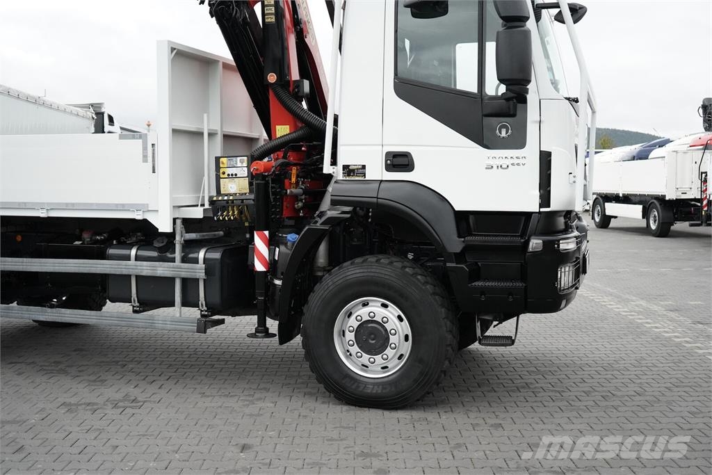 Iveco TRAKKER / 310 / EEV / 4 X 4 / SKRZYNIOWY + HDS / P Platós / Ponyvás teherautók