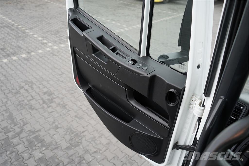 Iveco TRAKKER / 310 / EEV / 4 X 4 / SKRZYNIOWY + HDS / P Platós / Ponyvás teherautók