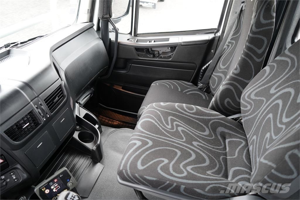 Iveco TRAKKER / 310 / EEV / 4 X 4 / SKRZYNIOWY + HDS / P Platós / Ponyvás teherautók