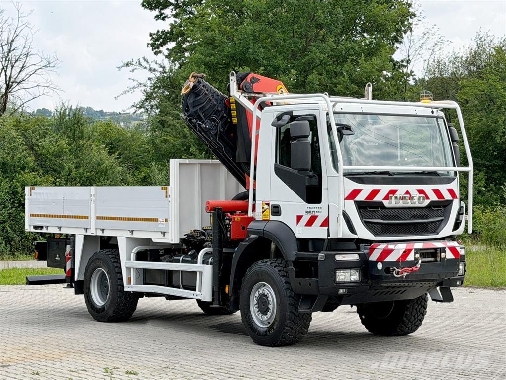 Iveco TRAKKER 360 Camiones de cama baja