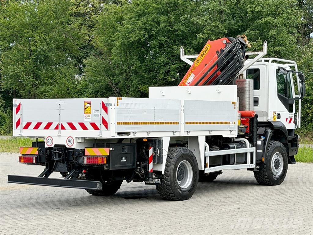 Iveco TRAKKER 360 Camiones de cama baja