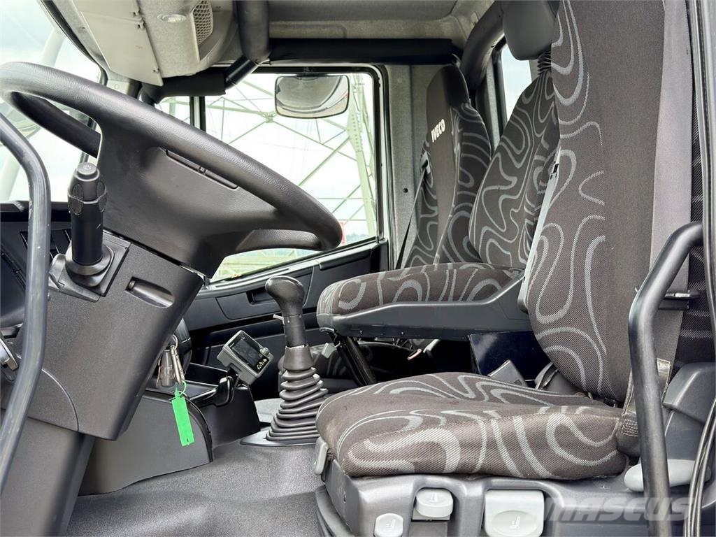 Iveco TRAKKER 360 Camiones de cama baja