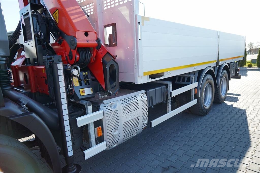 Iveco Trakker 410 Camiones de cama baja