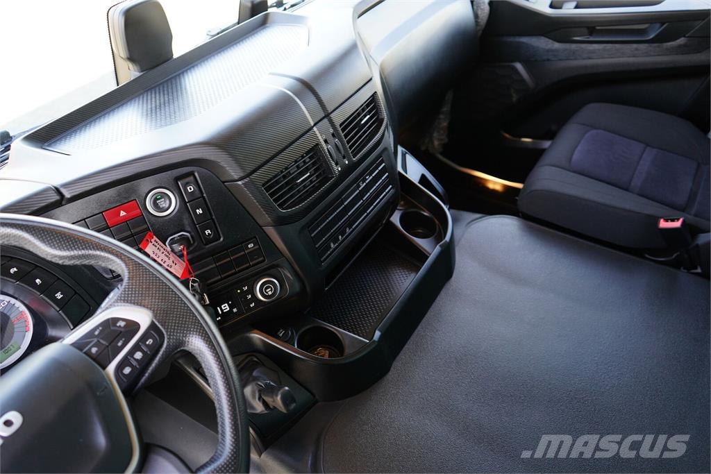 Iveco X - WAY / 480 / E 6 / WYWROTKA / 6 X 4 / 8 000 KM Camion benne