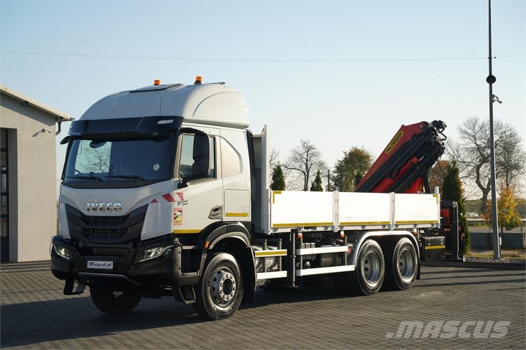 Iveco X- WAY 480 / 6x4 / SKRZYNIOWY - 6,1 m / + HDS PALF شاحنات مسطحة/مفصلية الجوانب
