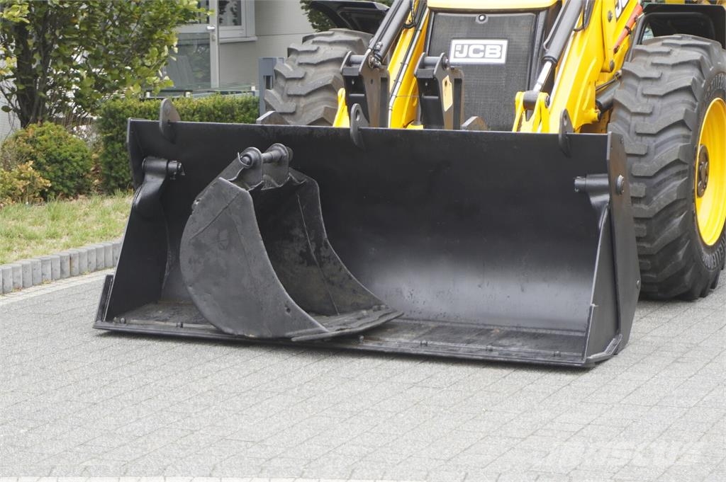 JCB 4CX PRO / 3400 MTH! / 2022 / joysticks / 3 units Terne