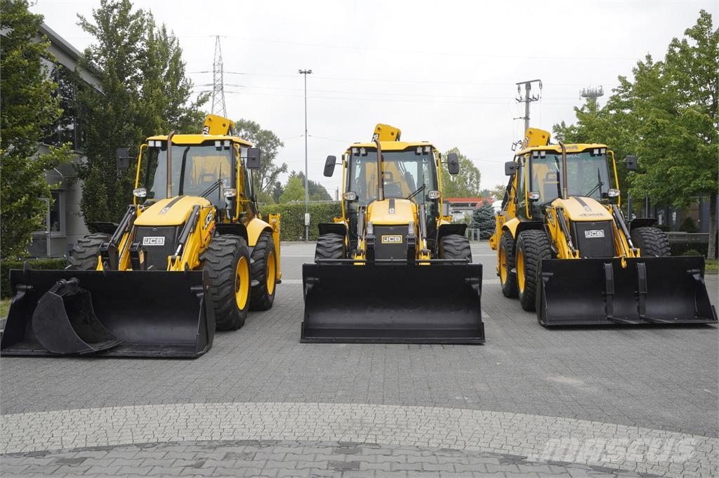 JCB 4CX PRO / 3400 MTH! / 2022 / joysticks / 3 units Terne