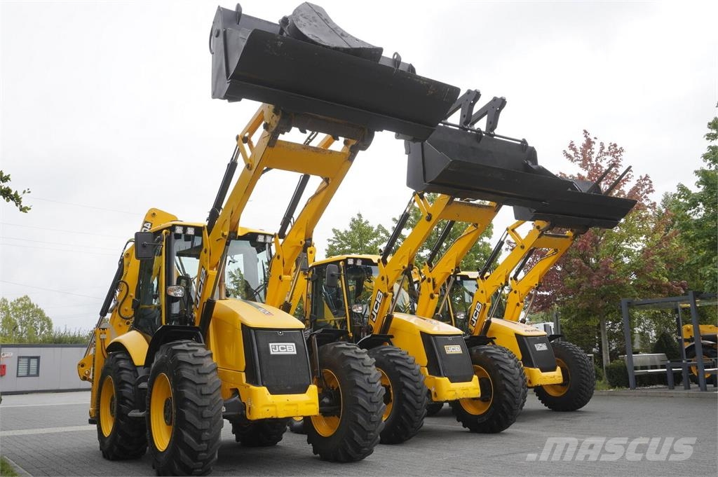 JCB 4CX PRO / 3400 MTH! / 2022 / joysticks / 3 units Terne