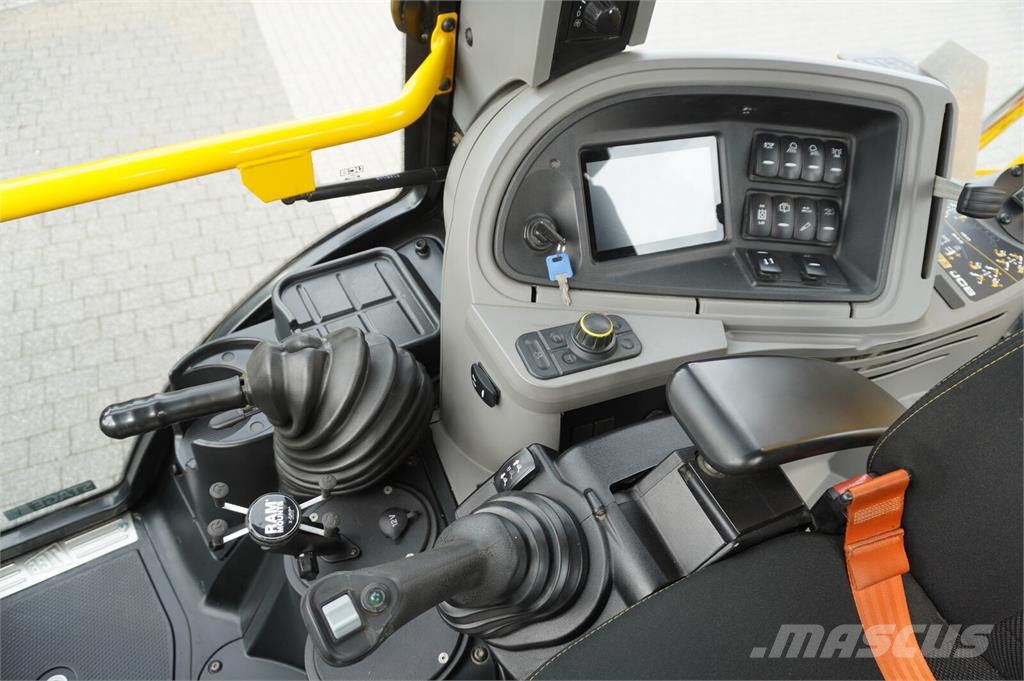 JCB 4CX PRO / joysticks / 3 units Baggerlader