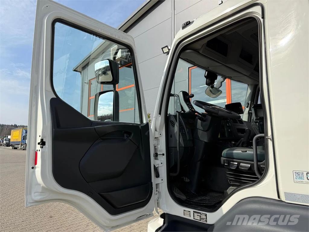 Johnston Bucher Volvo FL 15.250 Barredoras