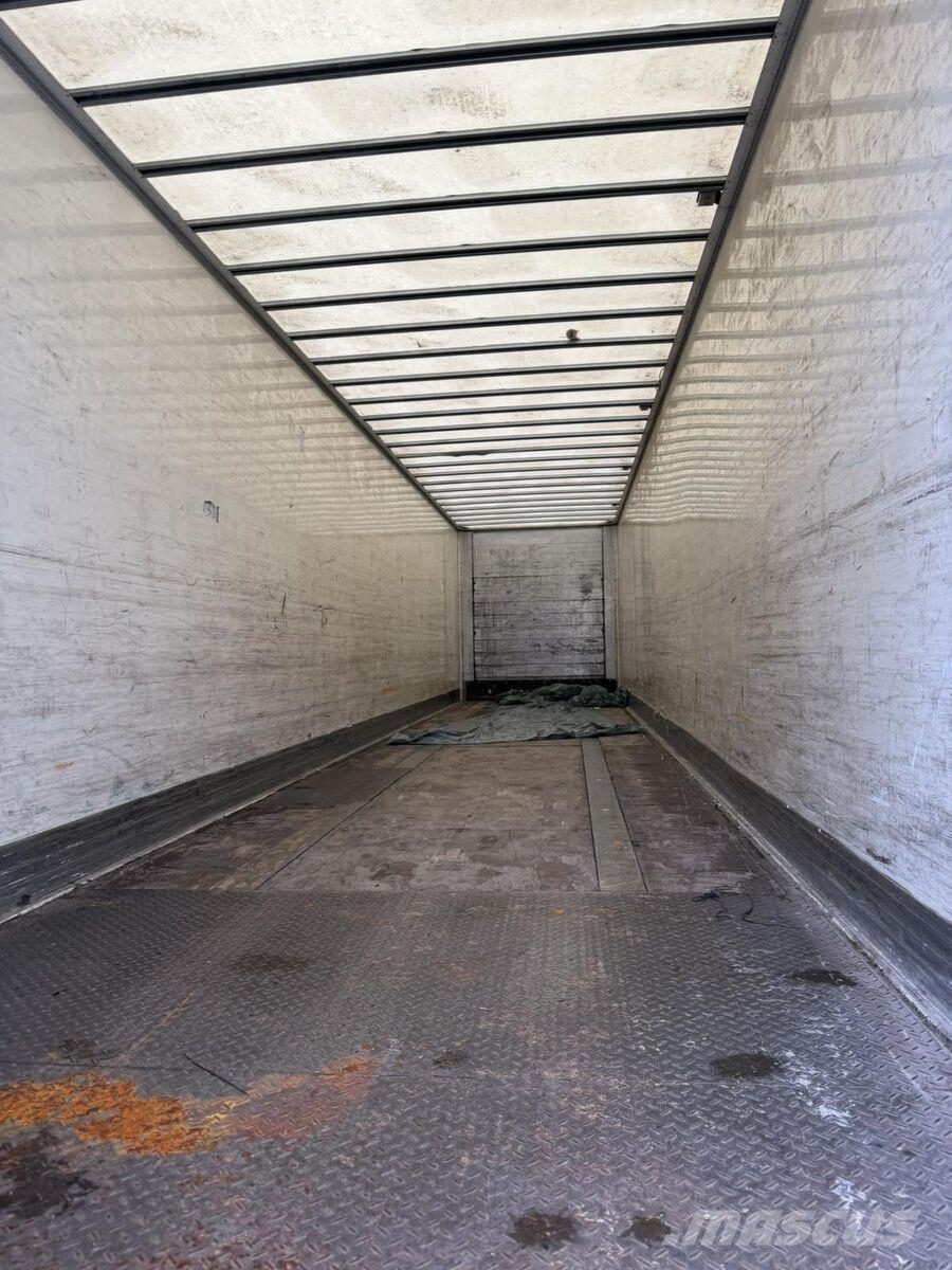 Kögel S 24 / Koffer semi-trailer Skåptrailer