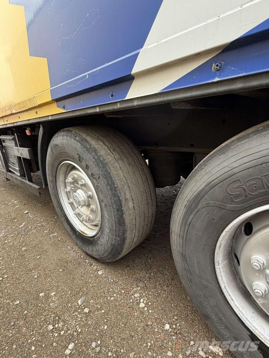 Kögel SPKH 24P / Koffer semi-trailer Skriňové návesy