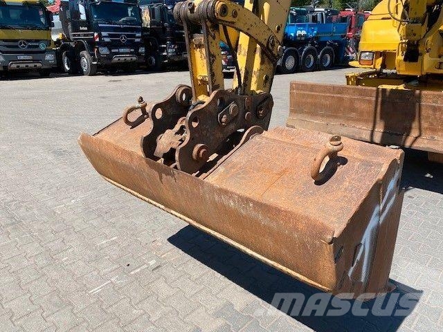 Komatsu PW 118 MR-8 حفارات بعجل