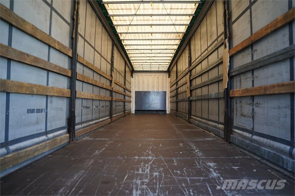 Krone  Curtainsider semi-trailers