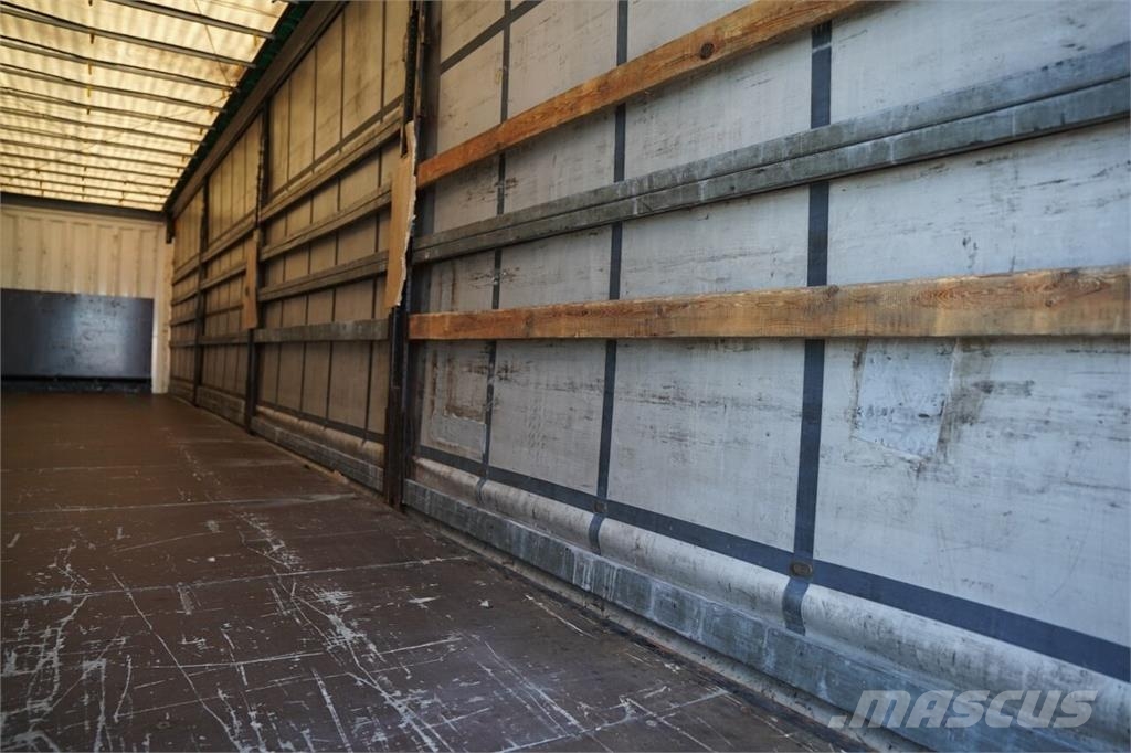 Krone  Curtainsider semi-trailers