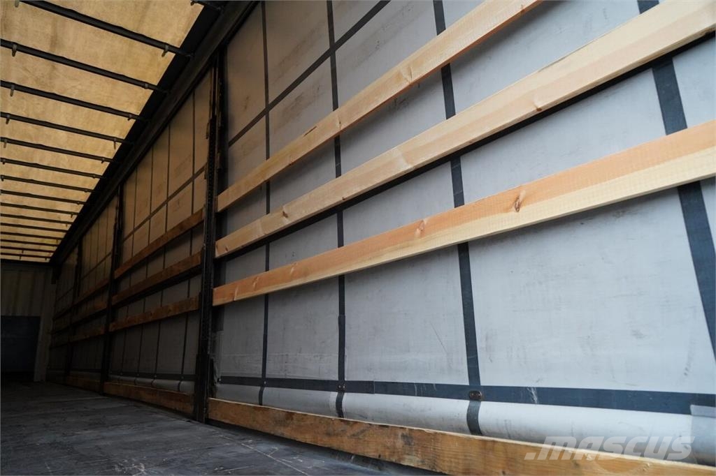 Krone Semiremorcă cu prelată culisantă (Curtainsider) / Perdeli yari çekiciler