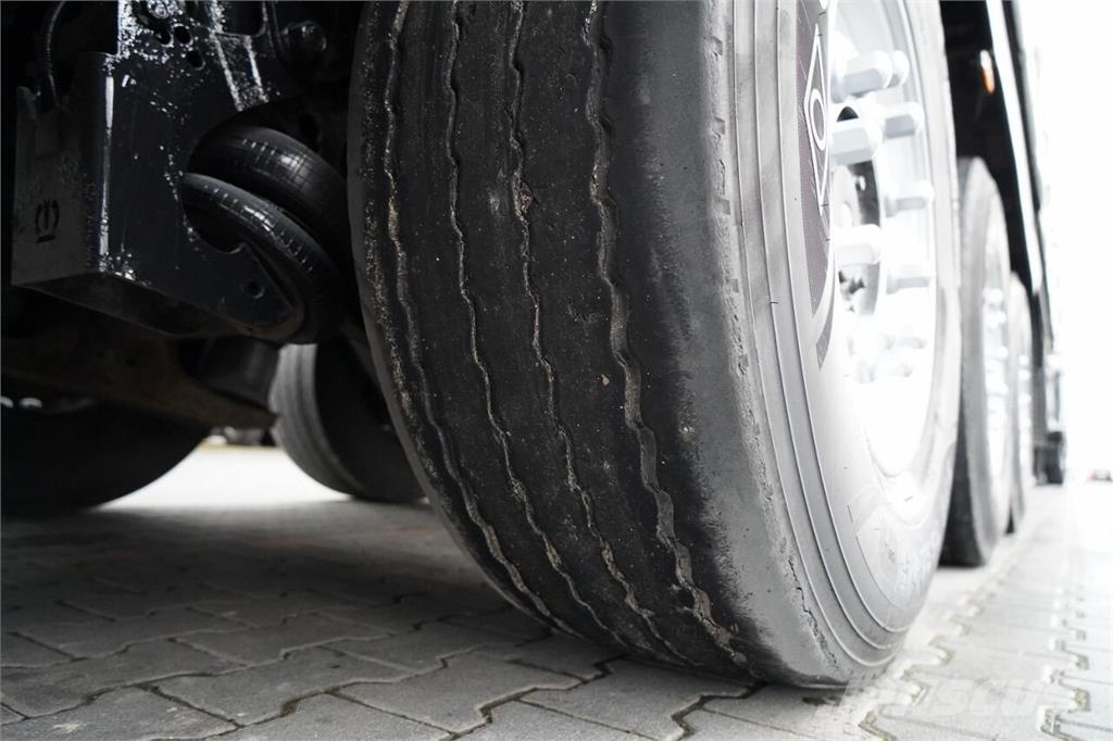 Krone Semiremorcă cu prelată culisantă (Curtainsider) / Perdeli yari çekiciler