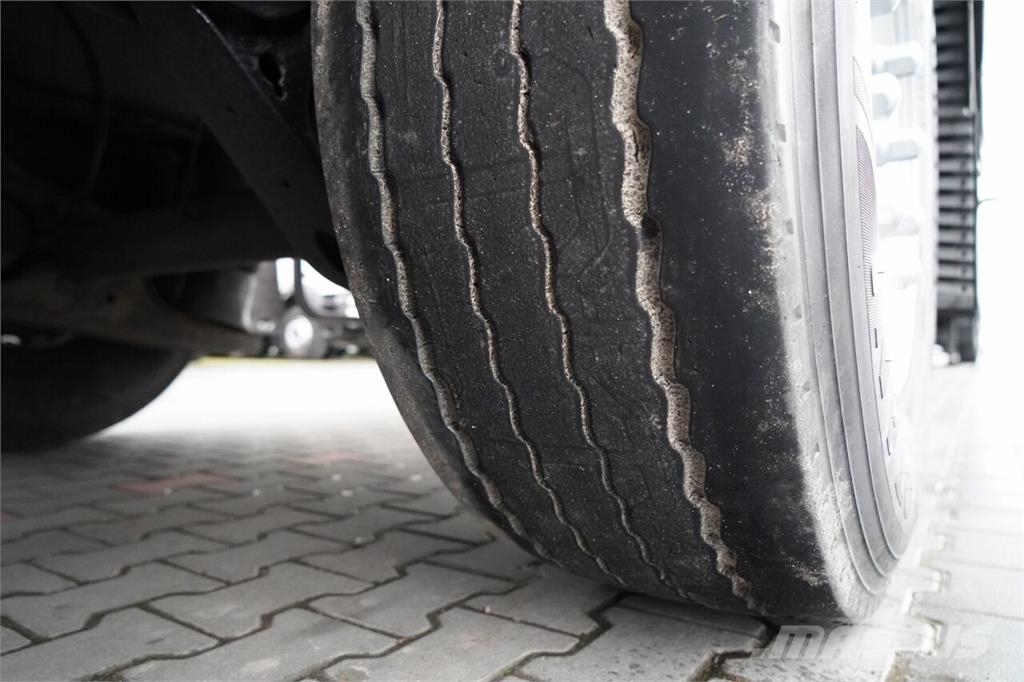 Krone Semiremorcă cu prelată culisantă (Curtainsider) / Perdeli yari çekiciler