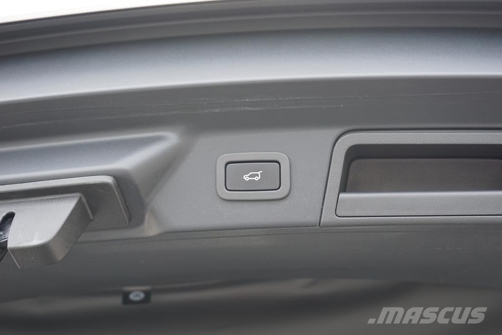 Land Rover / VELAR 2.0 Si4 300 KM / R-Dynamic HSE / 4 x 4 / S Carros